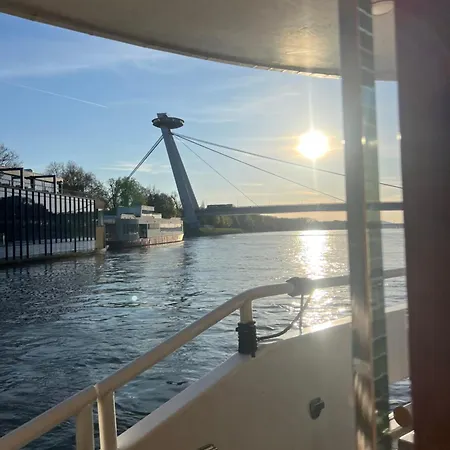 Elite River View *