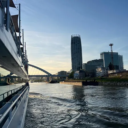 Elite River View Apartamento