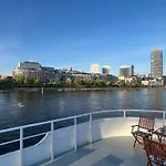 아파트 Elite River View